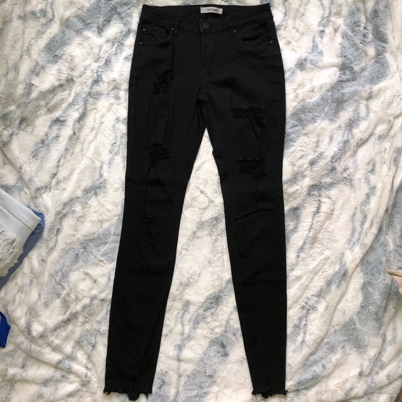 Ripped Skinny Jeans - Picture 5 of 6